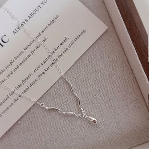 Women's Water Drop Curved Copper Necklace