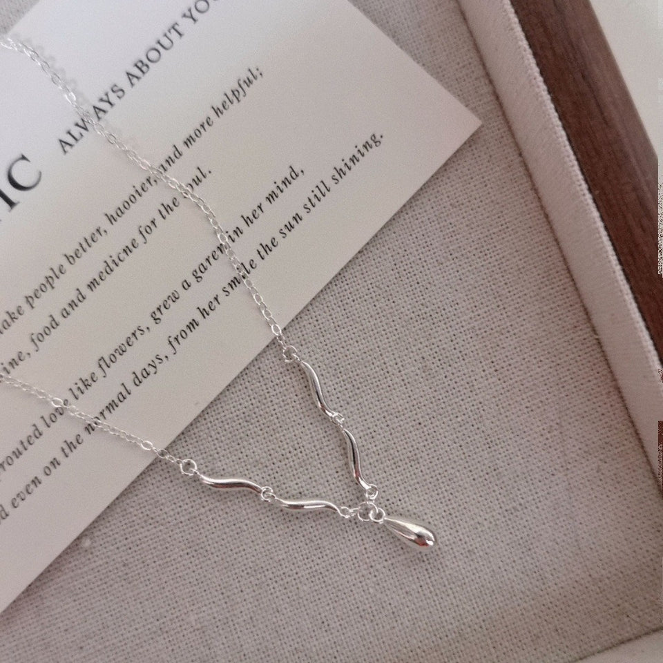 Women's Water Drop Curved Copper Necklace